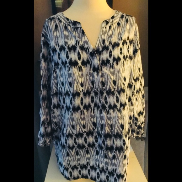 Ava Christine Tops - Ava Christine Gorgeous blouse
